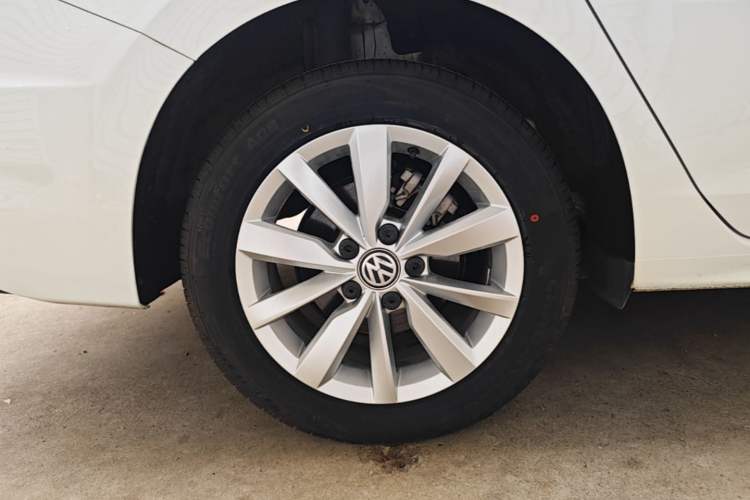 Used Volkswagen Bora 2020 1.5L Automatic Comfort Model Right Rear Wheel Hub