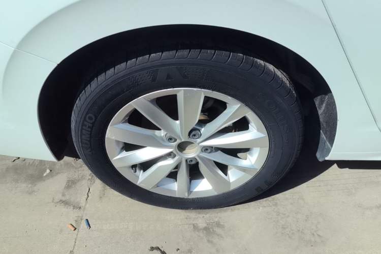 Used Volkswagen Bora 2020 1.5L Automatic Elite Version Right Rear Wheel Hub