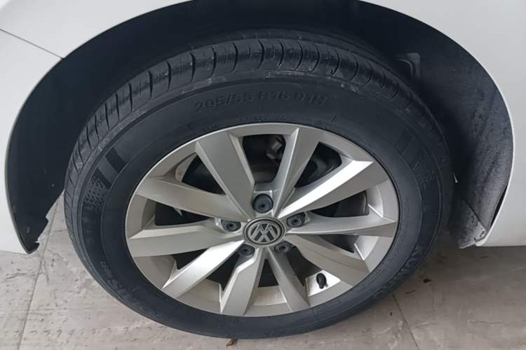 Used Volkswagen Bora 2020 1.5L Automatic Elite Version Right Rear Wheel Hub