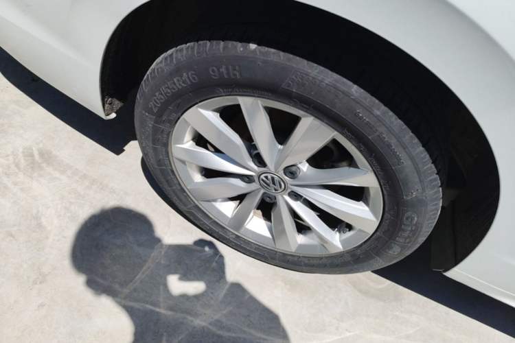 Used Volkswagen Bora 2020 1.5L Automatic Comfort Model Right Rear Wheel Hub