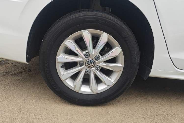 Used Volkswagen Bora 2020 1.5L Automatic Fashion Edition Right Rear Wheel Hub