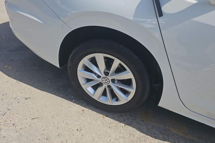 Used Volkswagen Bora 2020 1.5L Automatic Elite Version Right Rear Wheel Hub
