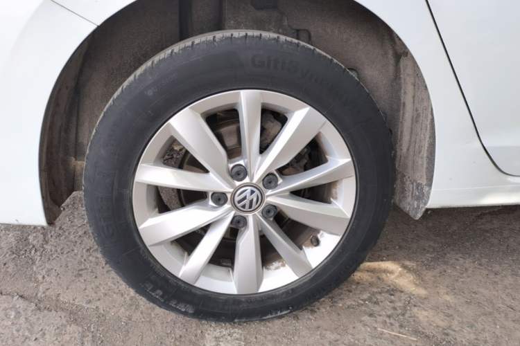 Used Volkswagen Bora 2020 1.5L Automatic Comfort Model Right Rear Wheel Hub