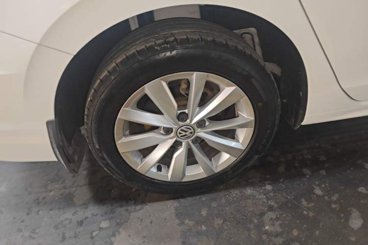 Used Volkswagen Bora 2020 1.5L Manual Comfort Version Right Rear Wheel Hub