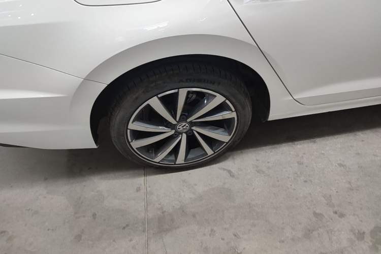 Used Volkswagen Bora 2020 1.5L Automatic Luxury Model Right Rear Wheel Hub