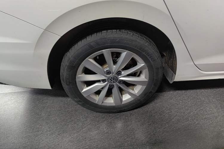 Used Volkswagen Bora 2020 1.5L Automatic Comfort Model Right Rear Wheel Hub