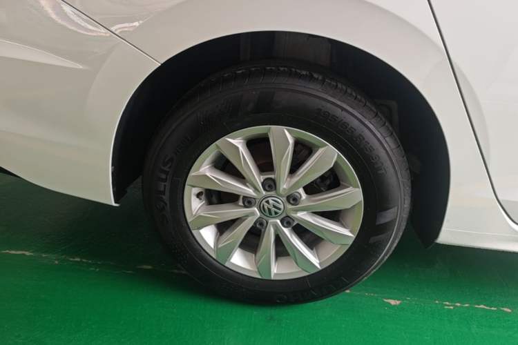 Used Volkswagen Bora 2020 1.5L Automatic Fashion Edition Right Rear Wheel Hub