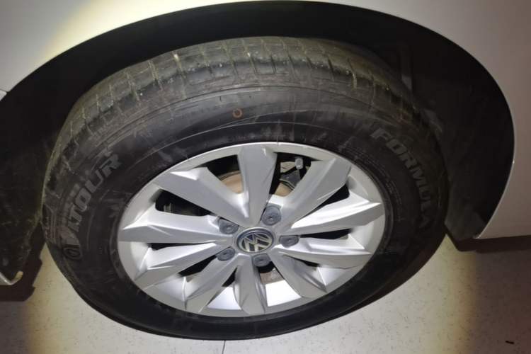 Used Volkswagen Bora 2020 1.5L Automatic Fashion Edition Right Rear Wheel Hub