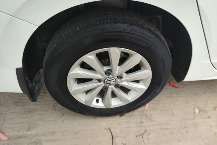 Used Volkswagen Bora 2020 1.5L Automatic Fashion Edition Right Rear Wheel Hub