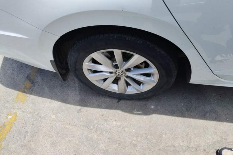 Used Volkswagen Bora 2020 1.5L Automatic Elite Version Right Rear Wheel Hub