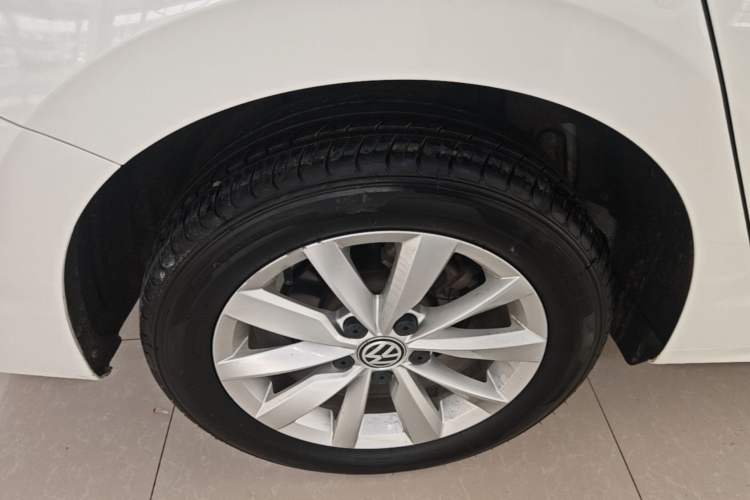Used Volkswagen Bora 2020 1.5L Automatic Elite Version Right Rear Wheel Hub