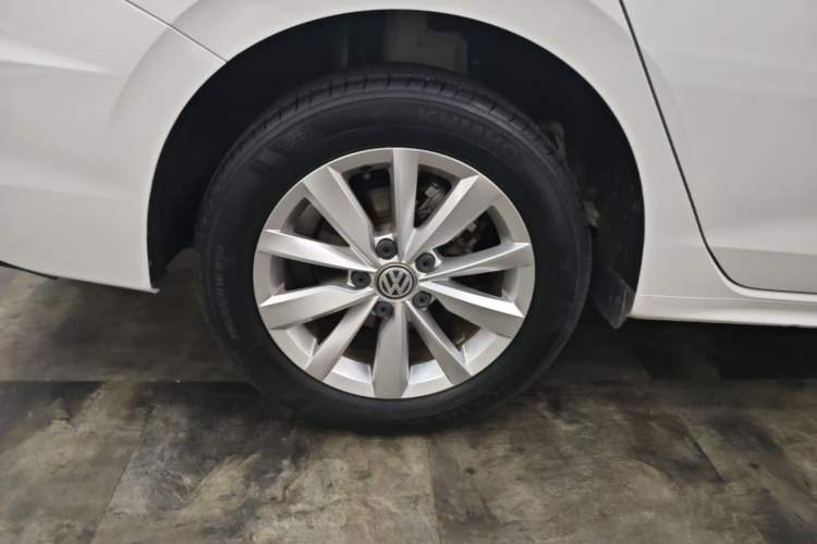 Used Volkswagen Bora 2020 1.5L Automatic Elite Version Right Rear Wheel Hub