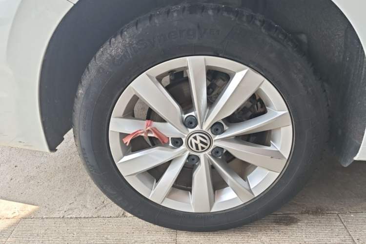 Used Volkswagen Bora 2020 1.5L Automatic Comfort Model Right Rear Wheel Hub