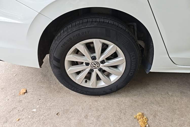 Used Volkswagen Bora 2020 1.5L Automatic Fashion Edition Right Rear Wheel Hub