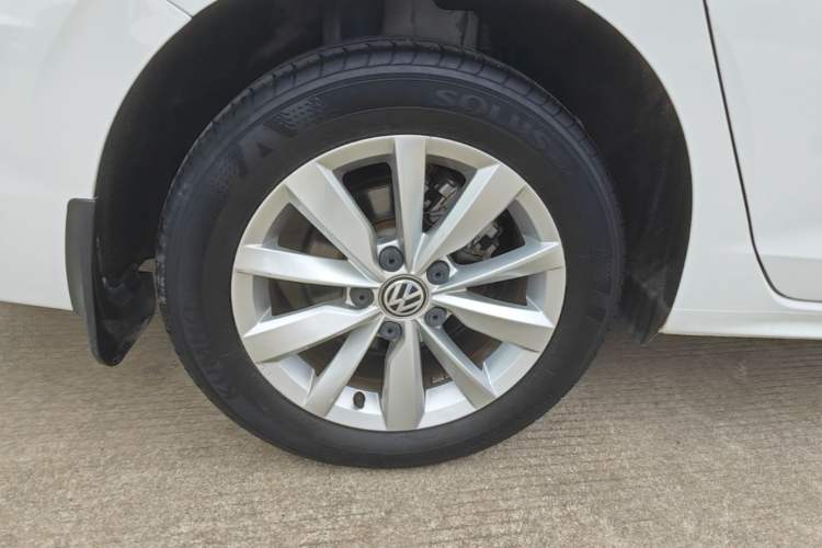 Used Volkswagen Bora 2020 1.5L Automatic Comfort Model Right Rear Wheel Hub