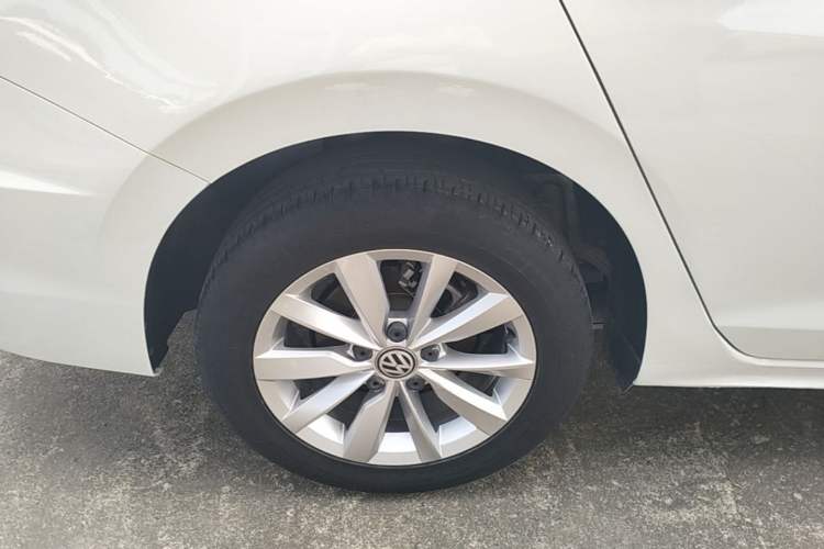 Used Volkswagen Bora 2020 1.5L Automatic Elite Version Right Rear Wheel Hub