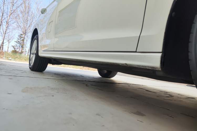 Used Volkswagen Bora 2020 1.5L Automatic Comfort Model Right Side Sill