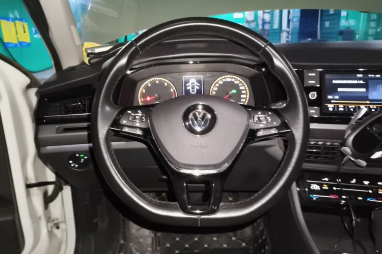 Used Volkswagen Bora 2020 1.5L Automatic Elite Version Steering Wheel