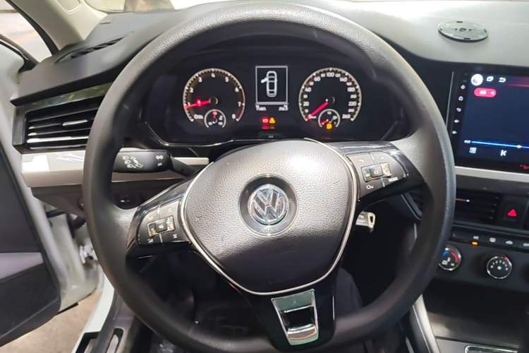 Used Volkswagen Bora 2020 1.5L Automatic Fashion Edition Steering Wheel