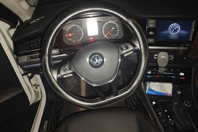 Used Volkswagen Bora 2020 1.5L Automatic Elite Version Steering Wheel
