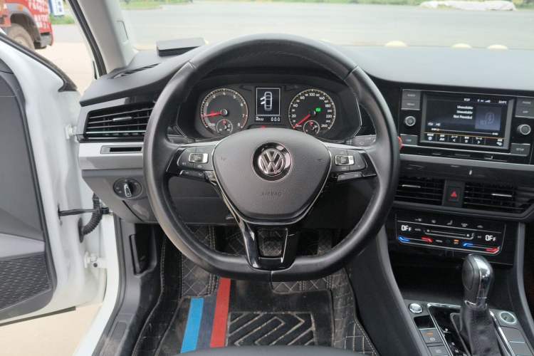 Used Volkswagen Bora 2020 1.5L Automatic Elite Version Steering Wheel