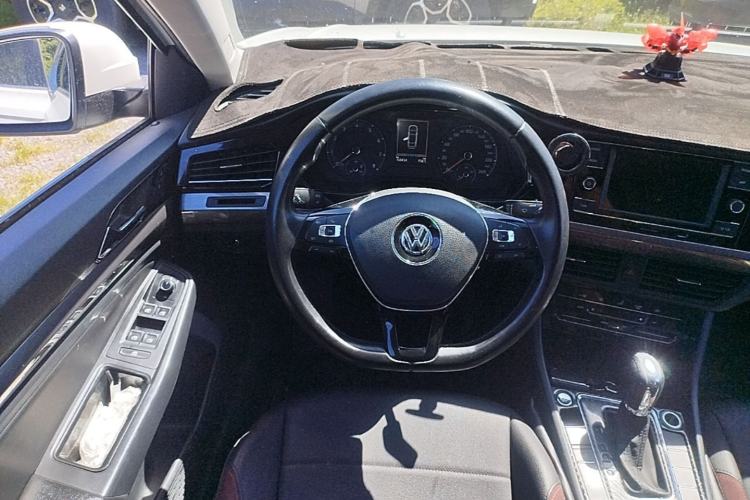 Used Volkswagen Bora 2020 1.5L Automatic Elite Version Steering Wheel