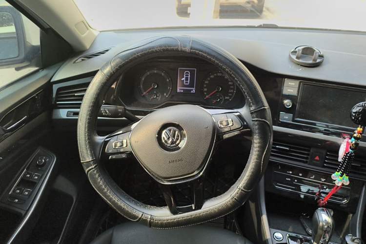 Used Volkswagen Bora 2020 1.5L Automatic Elite Version Steering Wheel