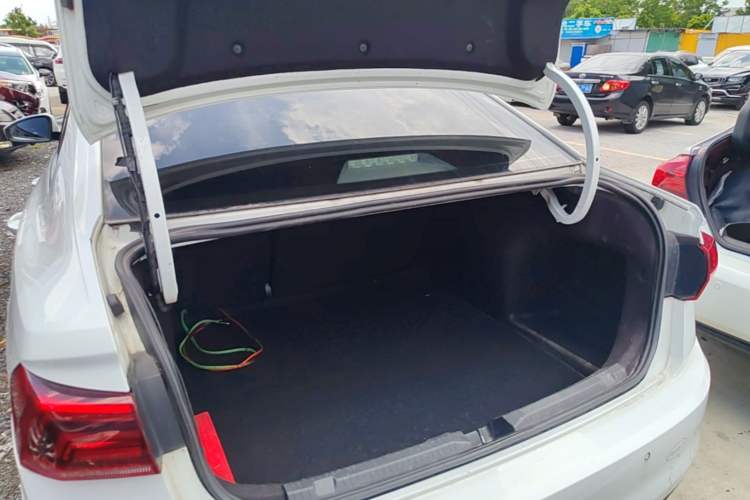 Used Volkswagen Bora 2020 1.5L Automatic Fashion Edition Trunk