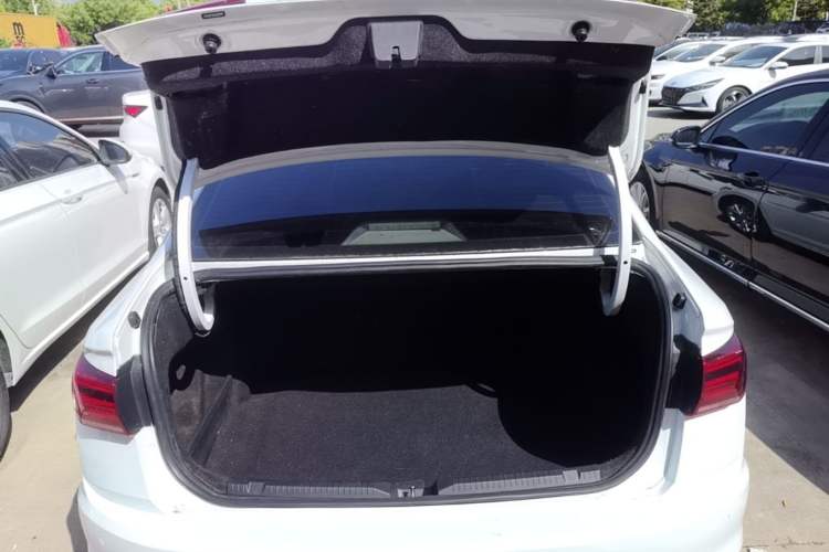 Used Volkswagen Bora 2020 1.5L Automatic Elite Version Trunk