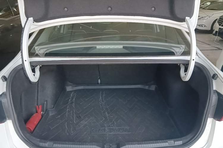 Used Volkswagen Bora 2020 1.5L Automatic Elite Version Trunk