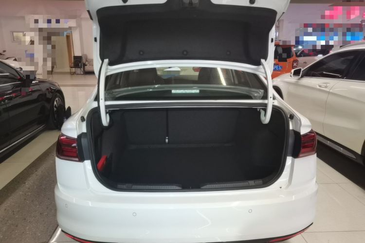Used Volkswagen Bora 2020 1.5L Automatic Fashion Edition Trunk