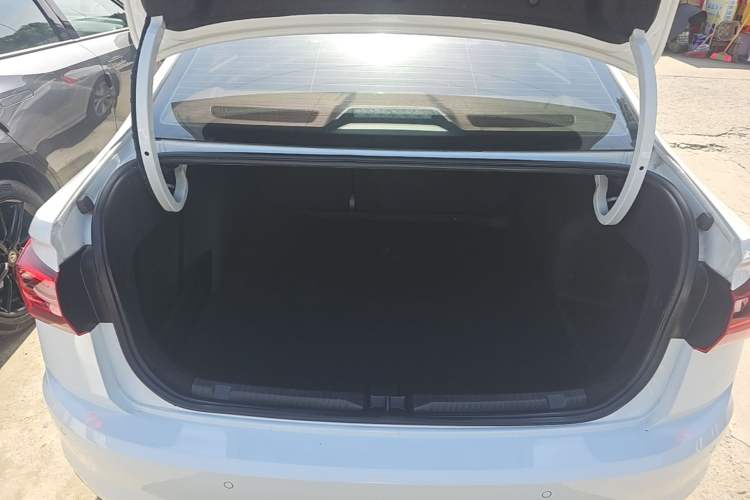 Used Volkswagen Bora 2020 1.5L Automatic Elite Version Trunk