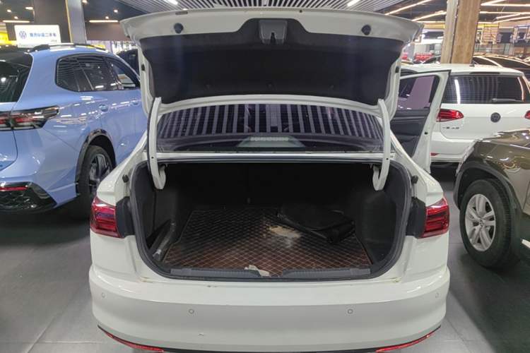 Used Volkswagen Bora 2020 1.5L Automatic Comfort Model Trunk
