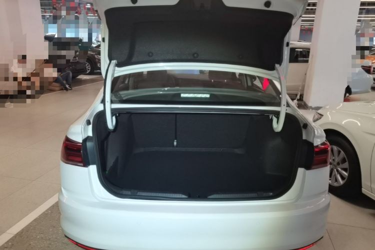 Used Volkswagen Bora 2020 1.5L Automatic Fashion Edition Trunk