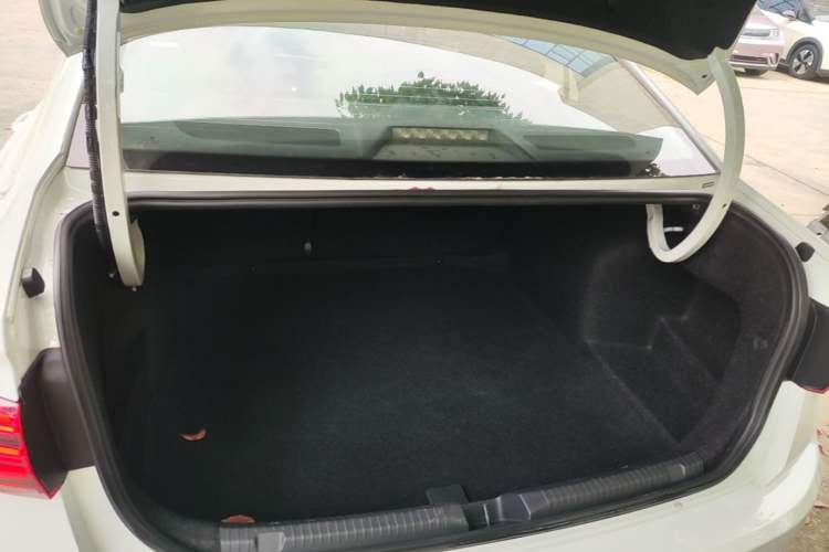 Used Volkswagen Bora 2020 1.5L Automatic Fashion Edition Trunk