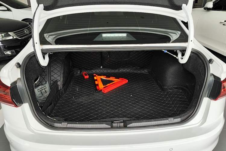 Used Volkswagen Bora 2020 1.5L Automatic Fashion Edition Trunk