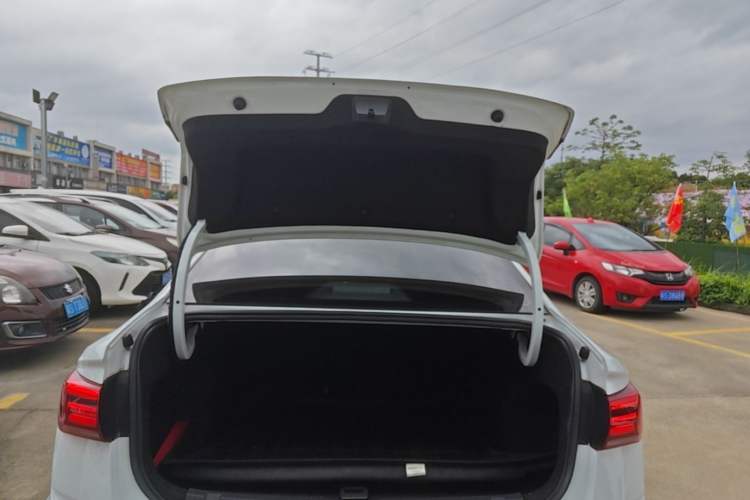 Used Volkswagen Bora 2020 1.5L Automatic Comfort Model Trunk