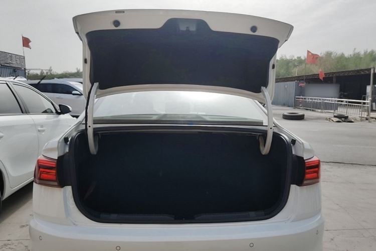Used Volkswagen Bora 2020 1.5L Automatic Fashion Edition Trunk