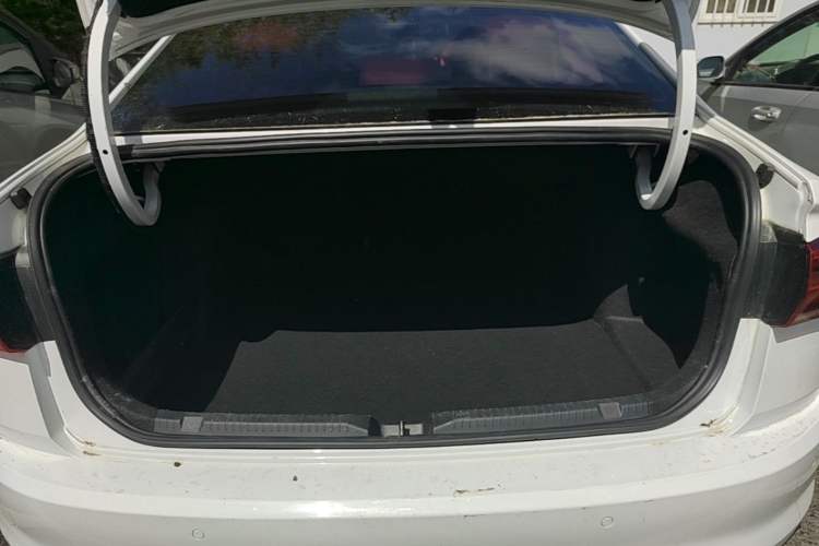 Used Volkswagen Bora 2020 1.5L Automatic Fashion Edition Trunk