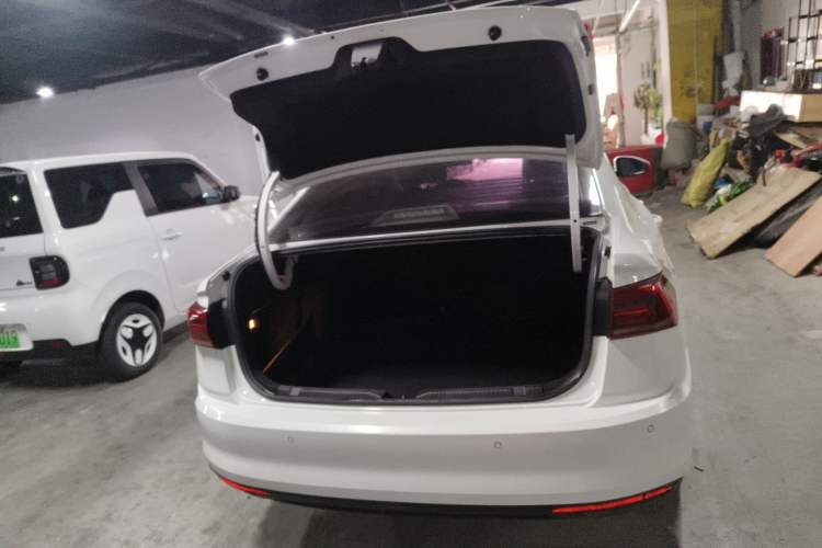 Used Volkswagen Bora 2020 1.5L Automatic Fashion Edition Trunk