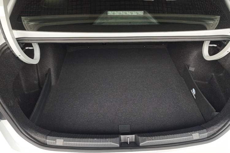 Used Volkswagen Bora 2020 1.5L Automatic Fashion Edition Trunk