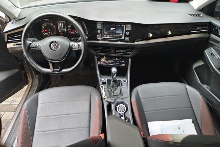 Used Volkswagen Bora 2020 1.5L Automatic Elite Version Center Console