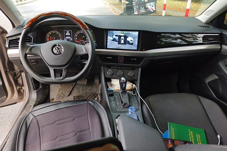 Used Volkswagen Bora 2020 1.5L Automatic Fashion Edition Center Console