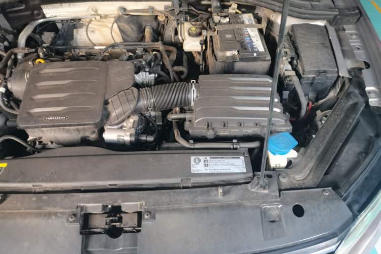 Used Volkswagen Bora 2020 1.5L Automatic Fashion Edition Engine Bay Left