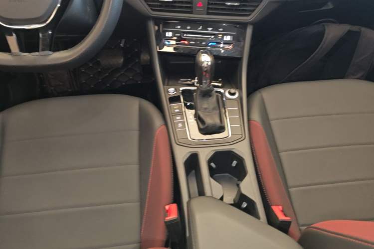 Used Volkswagen Bora 2020 1.5L Automatic Elite Version Gear Lever