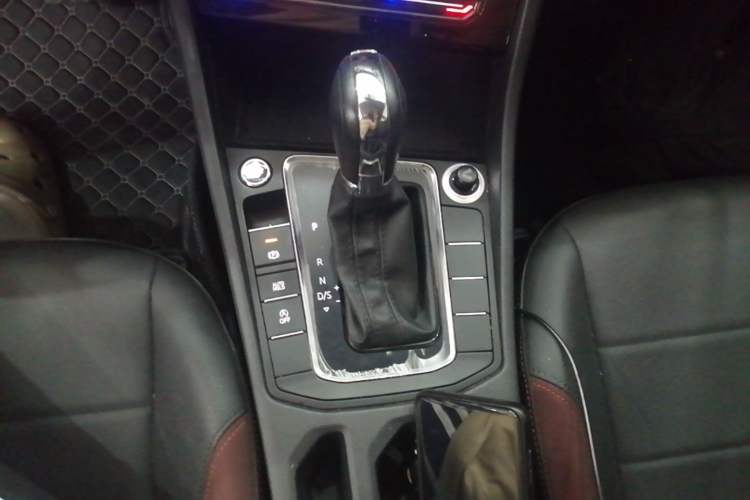 Used Volkswagen Bora 2020 1.5L Automatic Elite Version Gear Lever