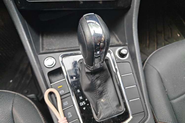 Used Volkswagen Bora 2020 1.5L Automatic Elite Version Gear Lever
