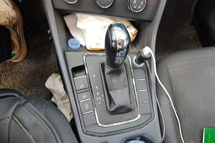Used Volkswagen Bora 2020 1.5L Automatic Fashion Edition Gear Lever