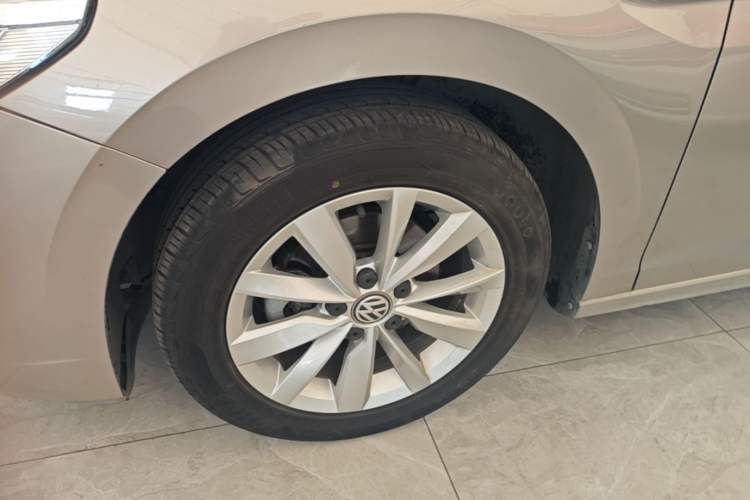 Used Volkswagen Bora 2020 1.5L Automatic Elite Version Left Front Wheel Hub