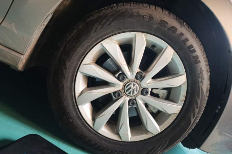 Used Volkswagen Bora 2020 1.5L Automatic Fashion Edition Right Front Wheel Hub